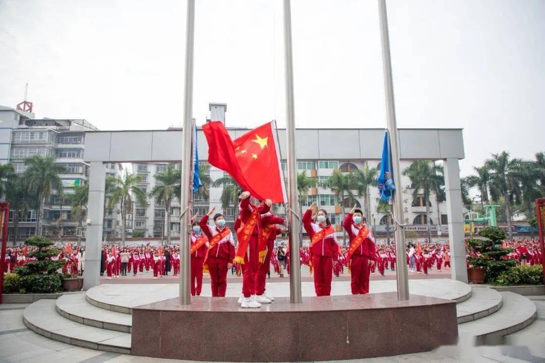 网络评论新秀挑战赛丨这一年的步伐,成都走得很见神采